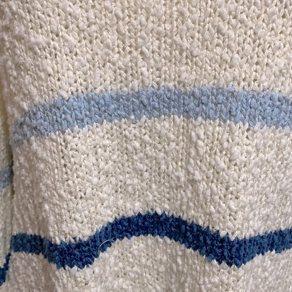 BNWOT cupcake & cashmere Cerice Cold Shoulder Sweater size M - Picture 4 of 4